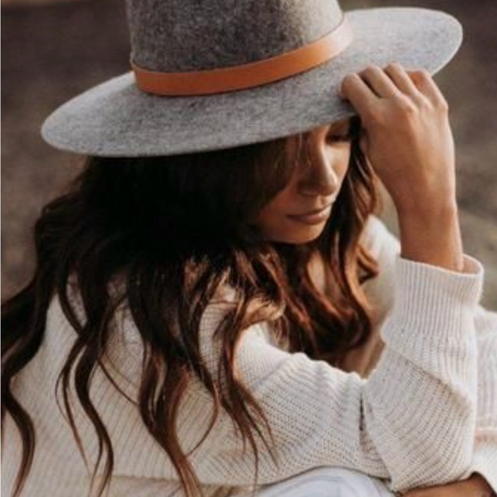 Gigi Pip Scottie Wide Brim w/ tan leather hat band - Picture 3 of 8